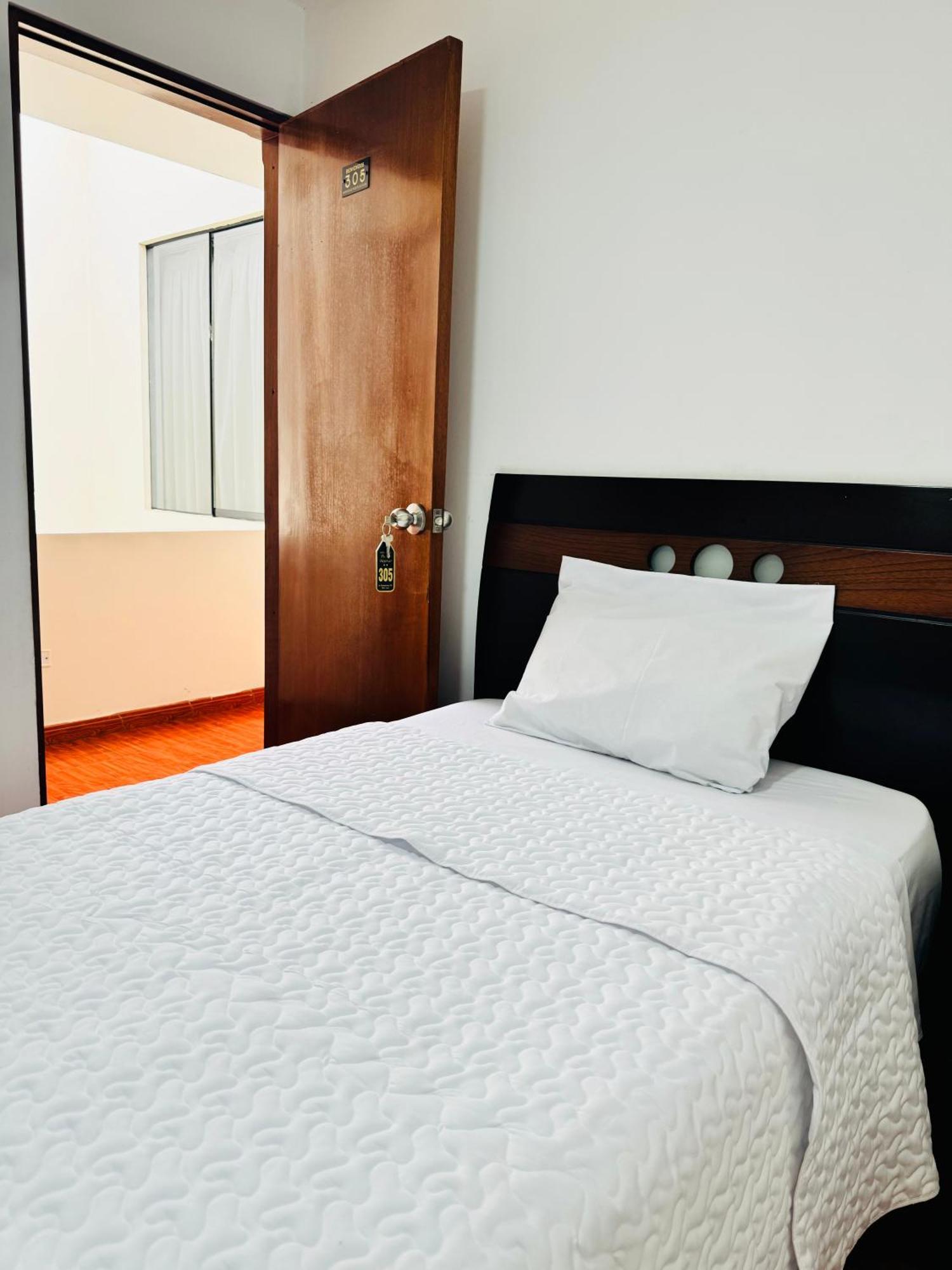 Hotel Puerto Bayovar Mala Zewnętrze zdjęcie